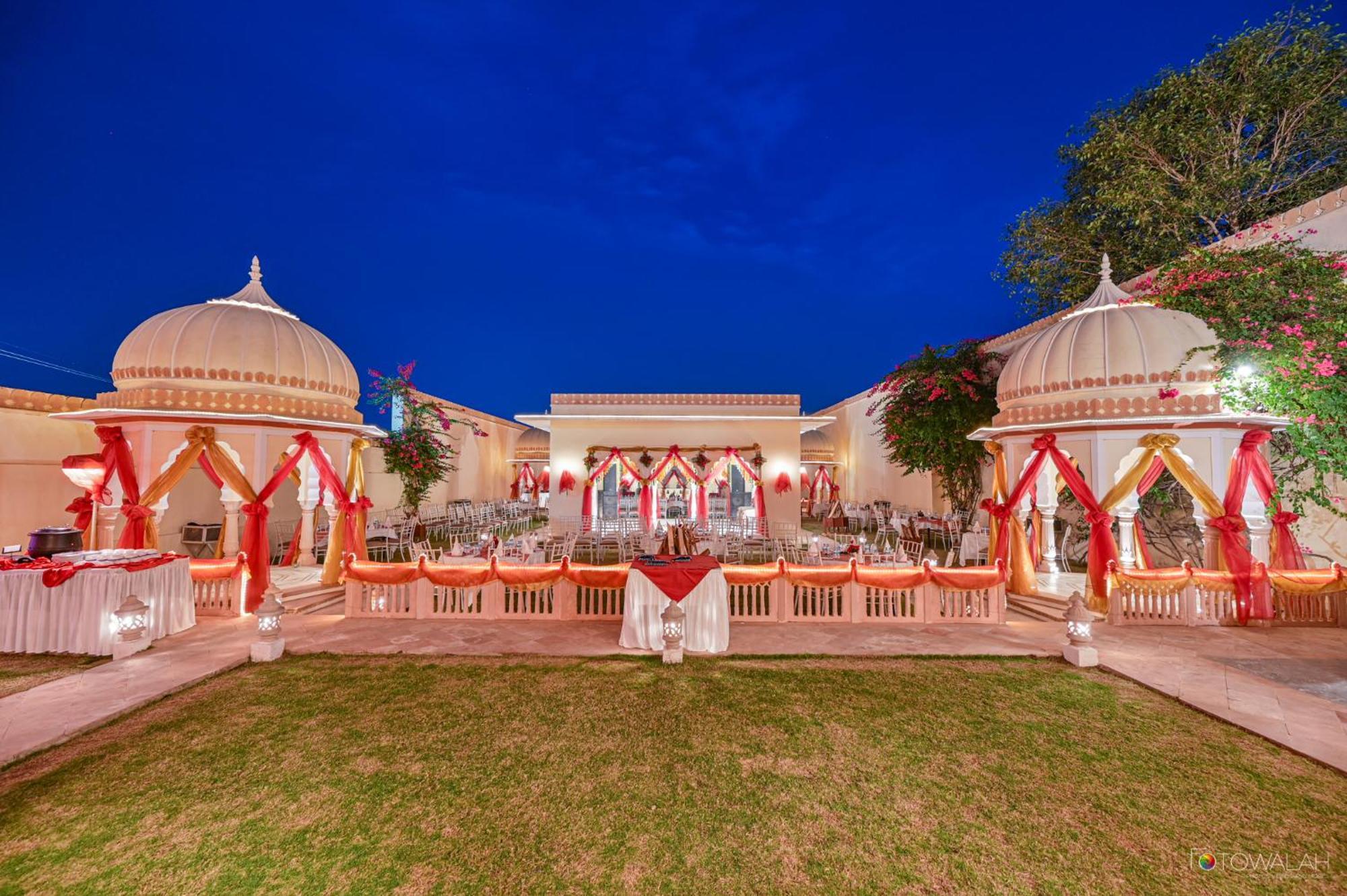 Hotel Castle Mandāwa Екстериор снимка