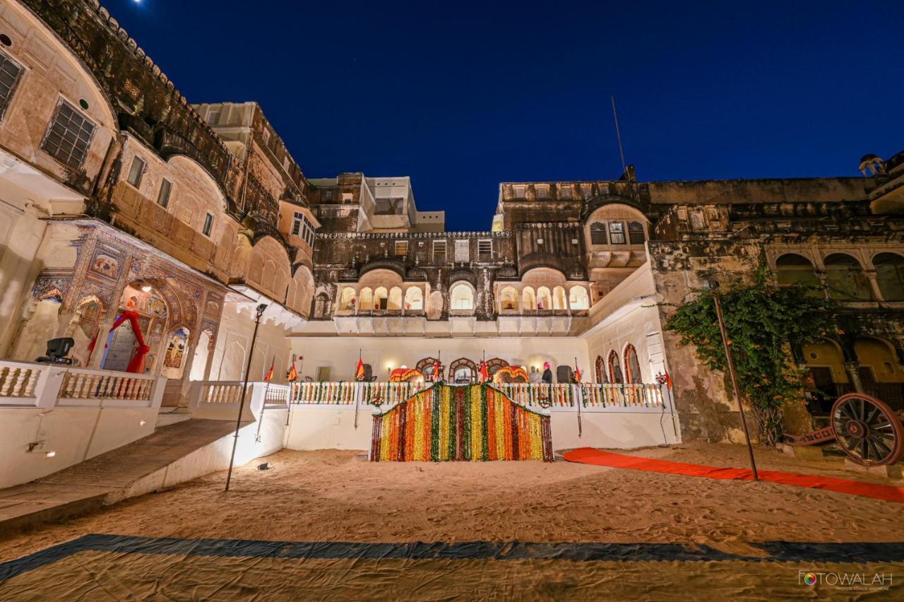 Hotel Castle Mandāwa Екстериор снимка