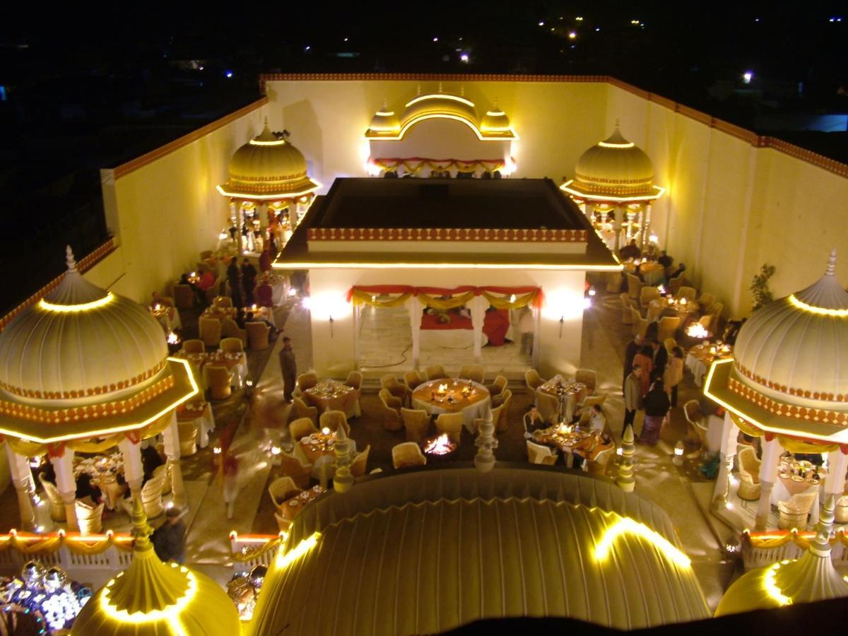 Hotel Castle Mandāwa Екстериор снимка