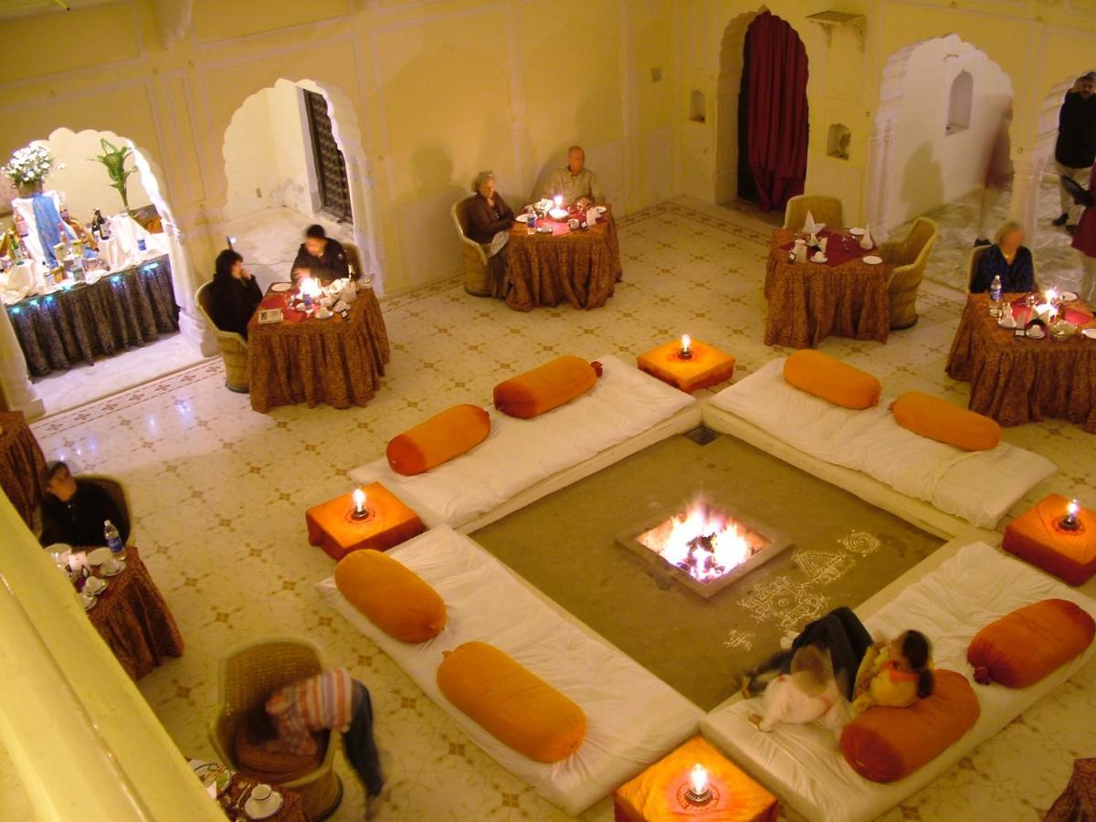 Hotel Castle Mandāwa Екстериор снимка