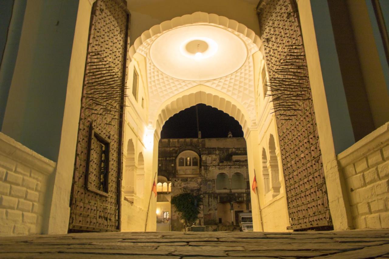 Hotel Castle Mandāwa Екстериор снимка