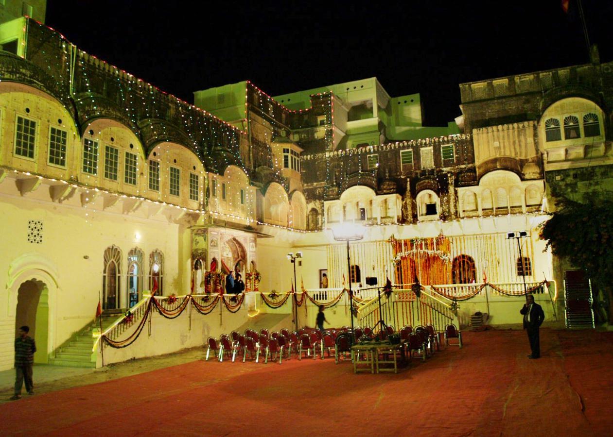 Hotel Castle Mandāwa Екстериор снимка