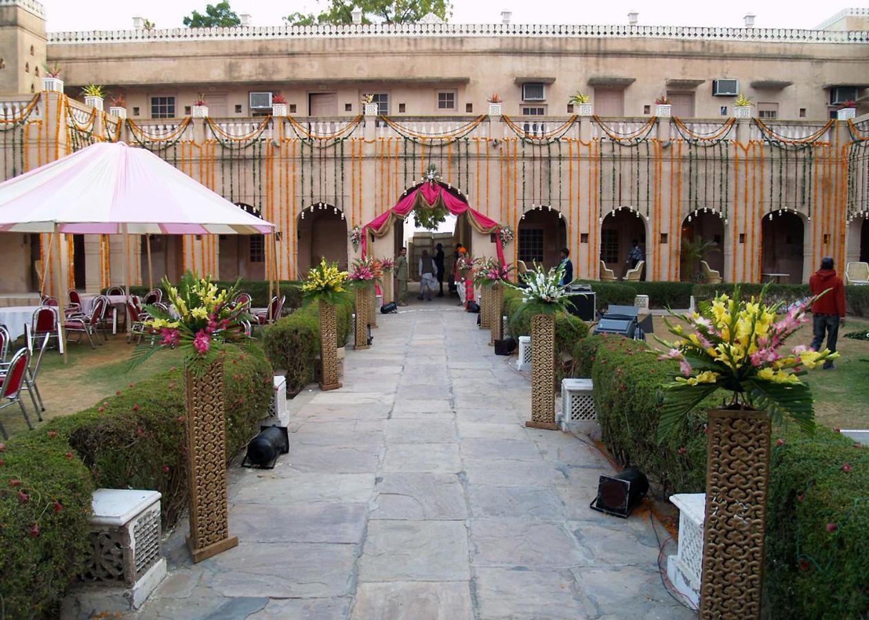 Hotel Castle Mandāwa Екстериор снимка